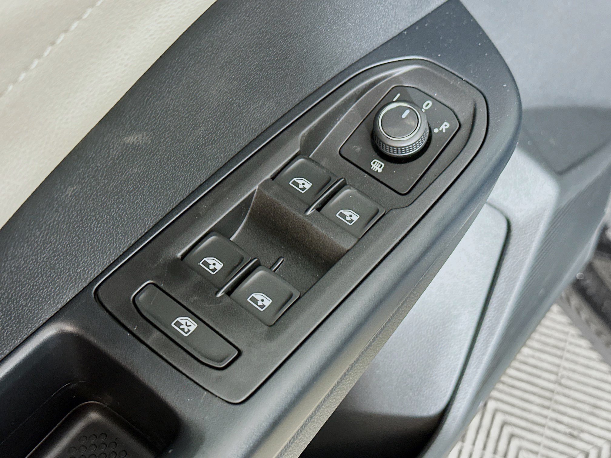 New 2026 Volkswagen Taos SEL AWD/4WD image 18