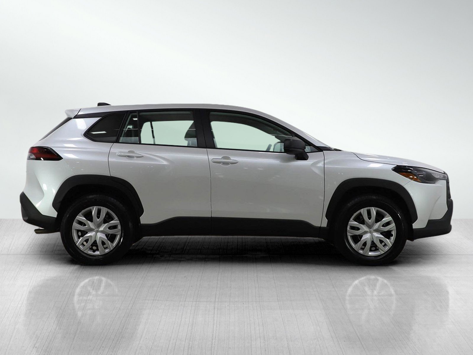 Used 2026 Toyota Corolla Cross L image 6