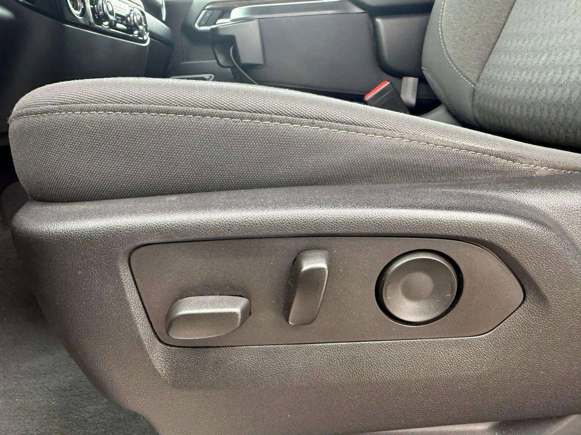 Used 2022 GMC Sierra 1500 SLE image 33