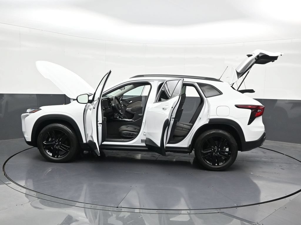 Used 2025 Chevrolet Trax ACTIV FWD image 33