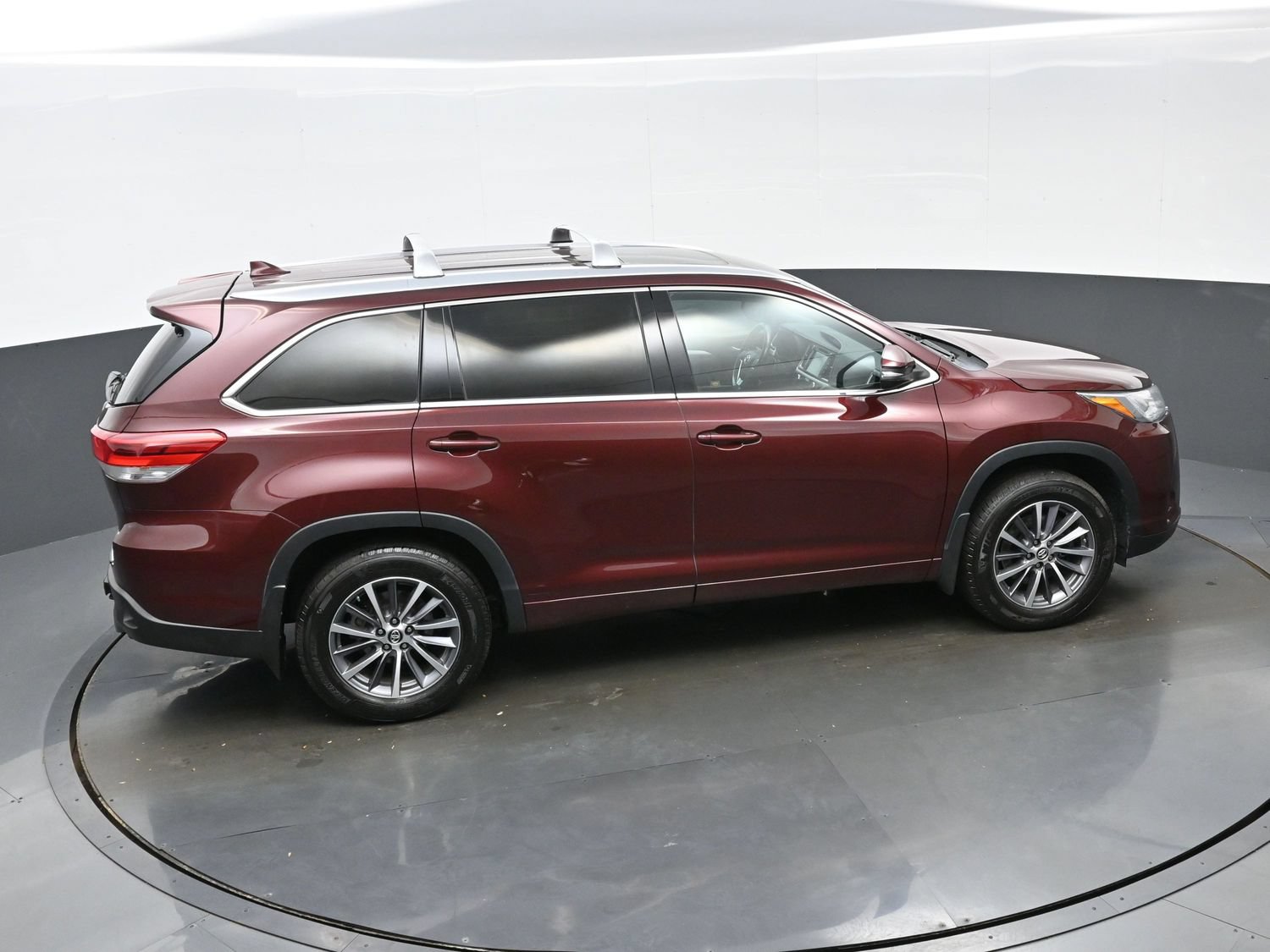 Used 2018 Toyota Highlander XLE AWD/4WD image 44