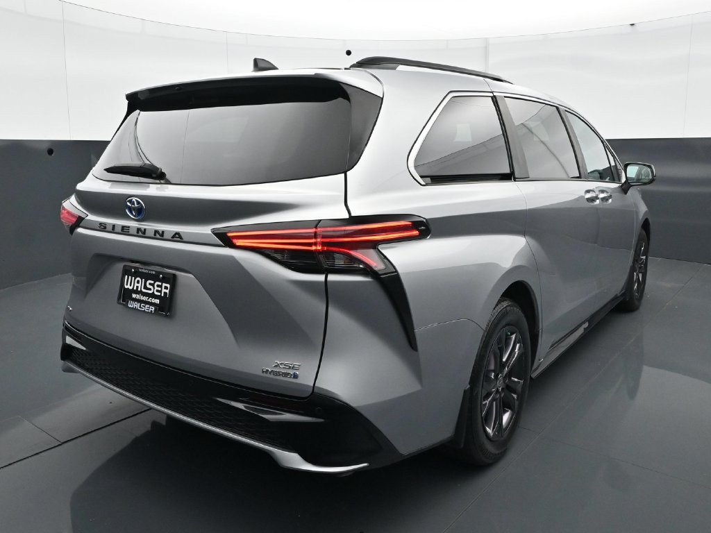 Used 2024 Toyota Sienna XSE AWD/4WD image 6