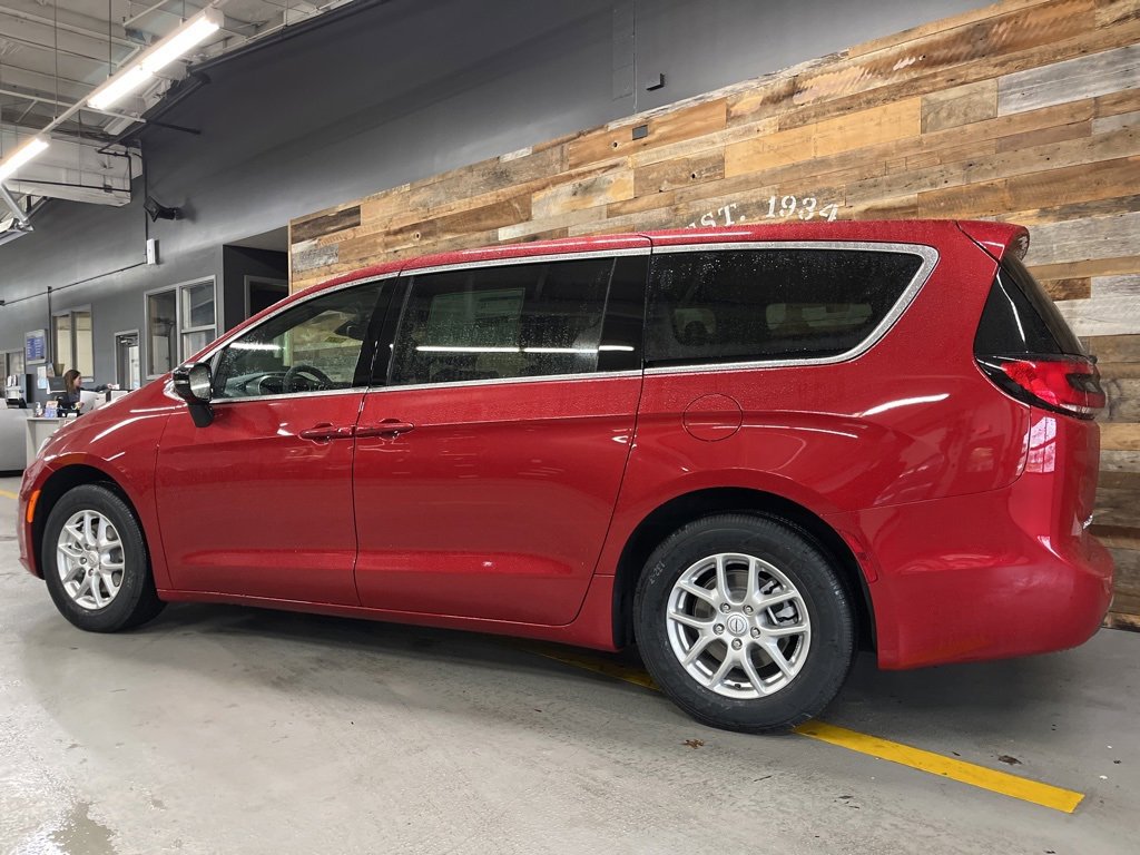 New 2026 Chrysler Pacifica Select image 53