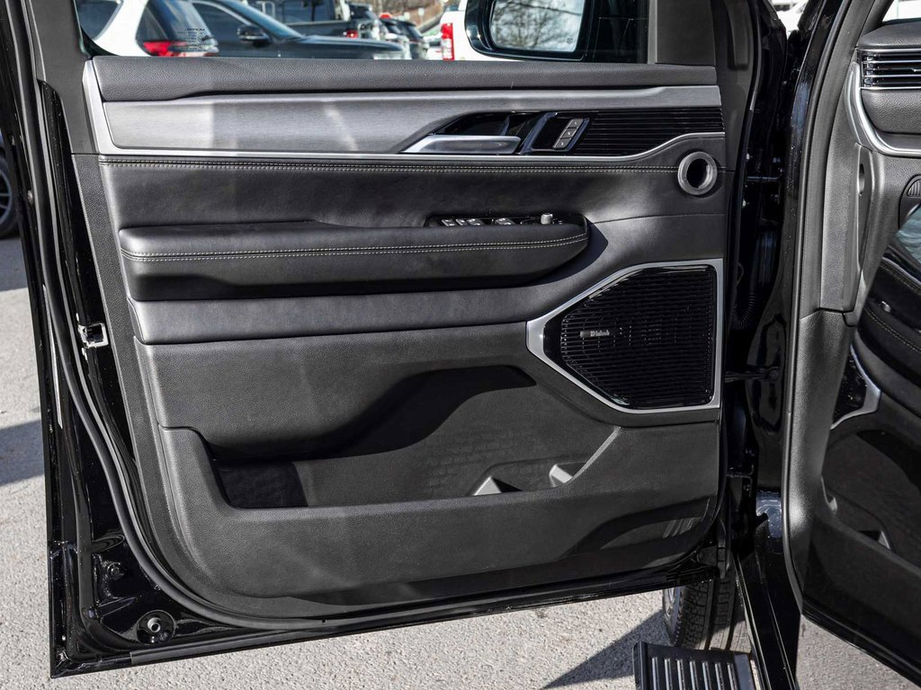 New 2025 Jeep Wagoneer Series III image 11