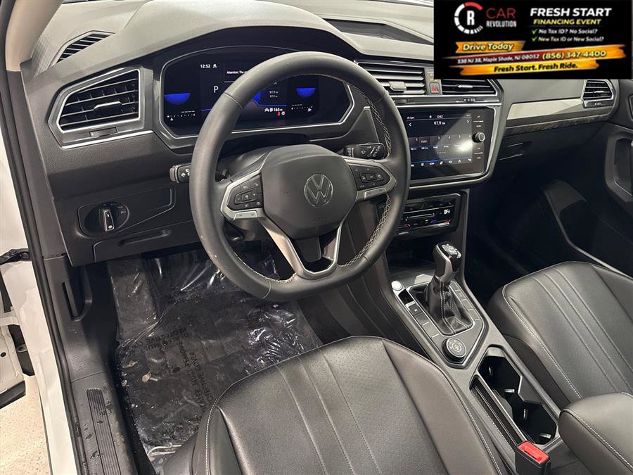 Used 2022 Volkswagen Tiguan SE image 35