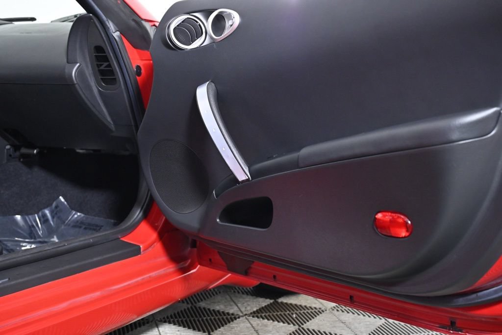 Used 2005 Nissan 350Z Touring w/ (N93) Cargo Convenience Pkg RWD image 34