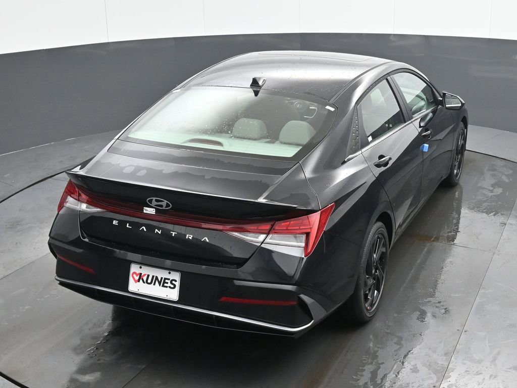 New 2026 Hyundai Elantra SEL Sport image 35
