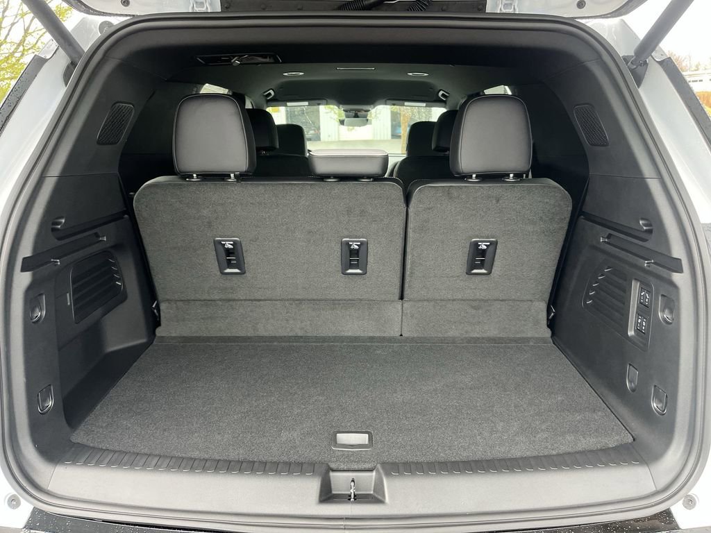 New 2025 Chevrolet Traverse High Country image 28