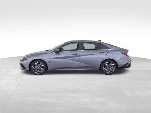 Used 2024 Hyundai Elantra SEL w/ Convenience Package FWD image 6