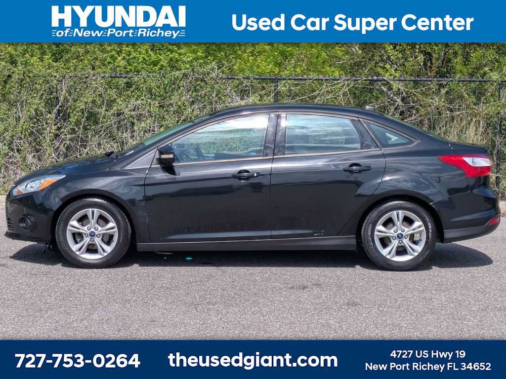 Used 2014 Ford Focus SE FWD image 2