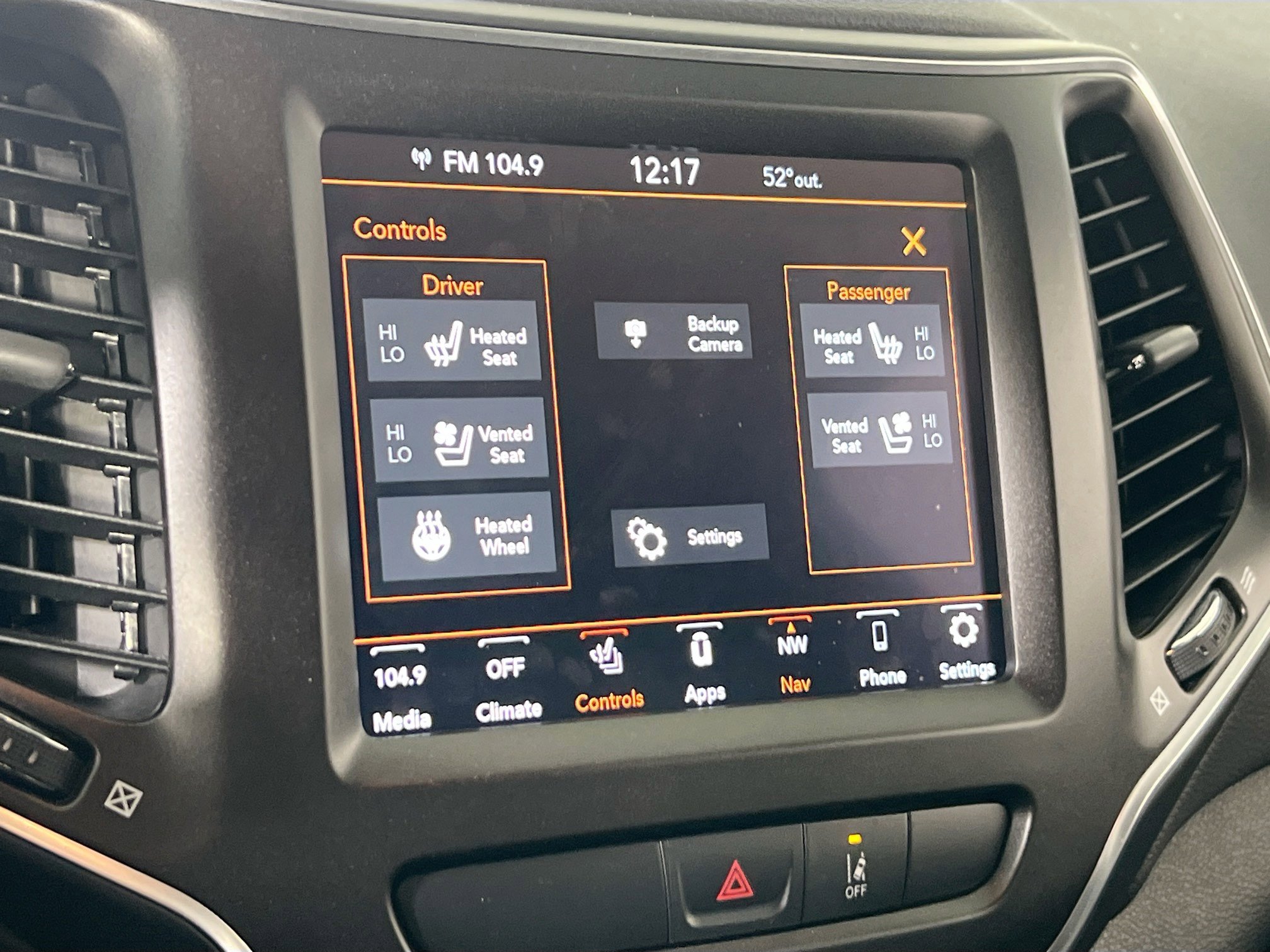 Used 2022 Jeep Cherokee Trailhawk w/ Sound & Nav Group image 20