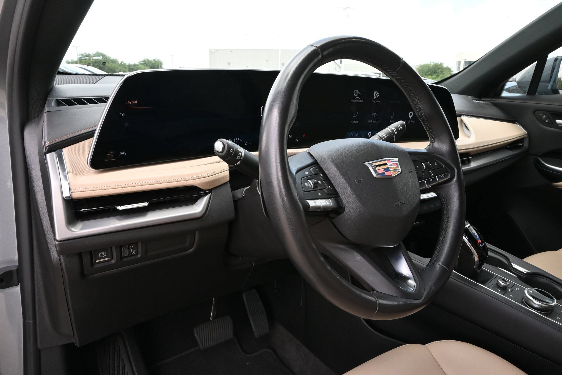 Used 2024 Cadillac XT4 Luxury w/ Cold Weather Package FWD image 18