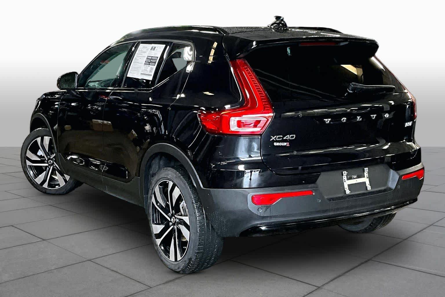 Used 2024 Volvo XC40 B5 Plus w/ Climate Package AWD/4WD image 12