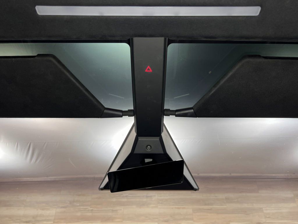 Used 2024 Tesla Cybertruck AWD Crew Cab image 19