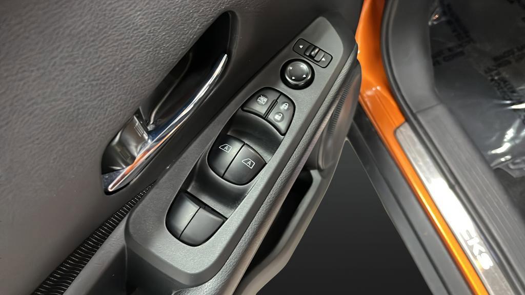 Used 2023 Nissan Kicks SV w/ Exterior Package image 21