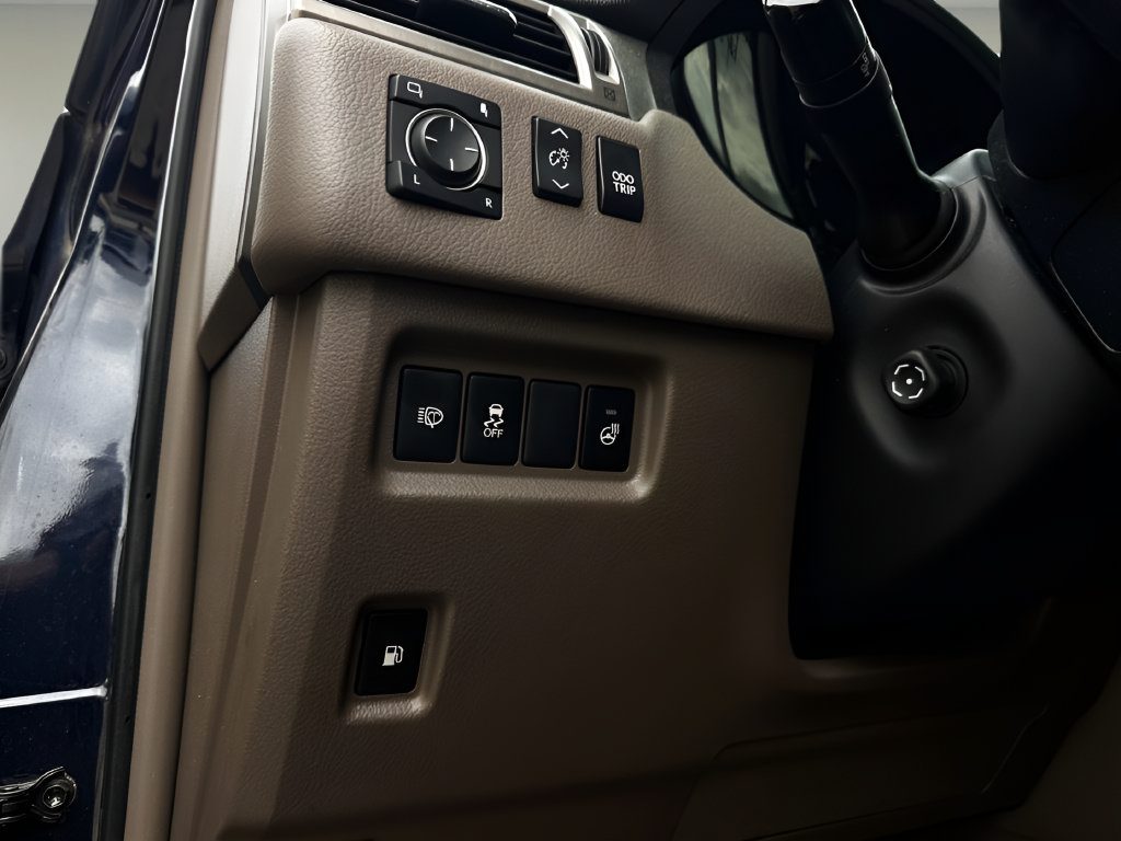 Used 2017 Lexus GX 460 Luxury w/ Preferred Accessory Package AWD/4WD image 15