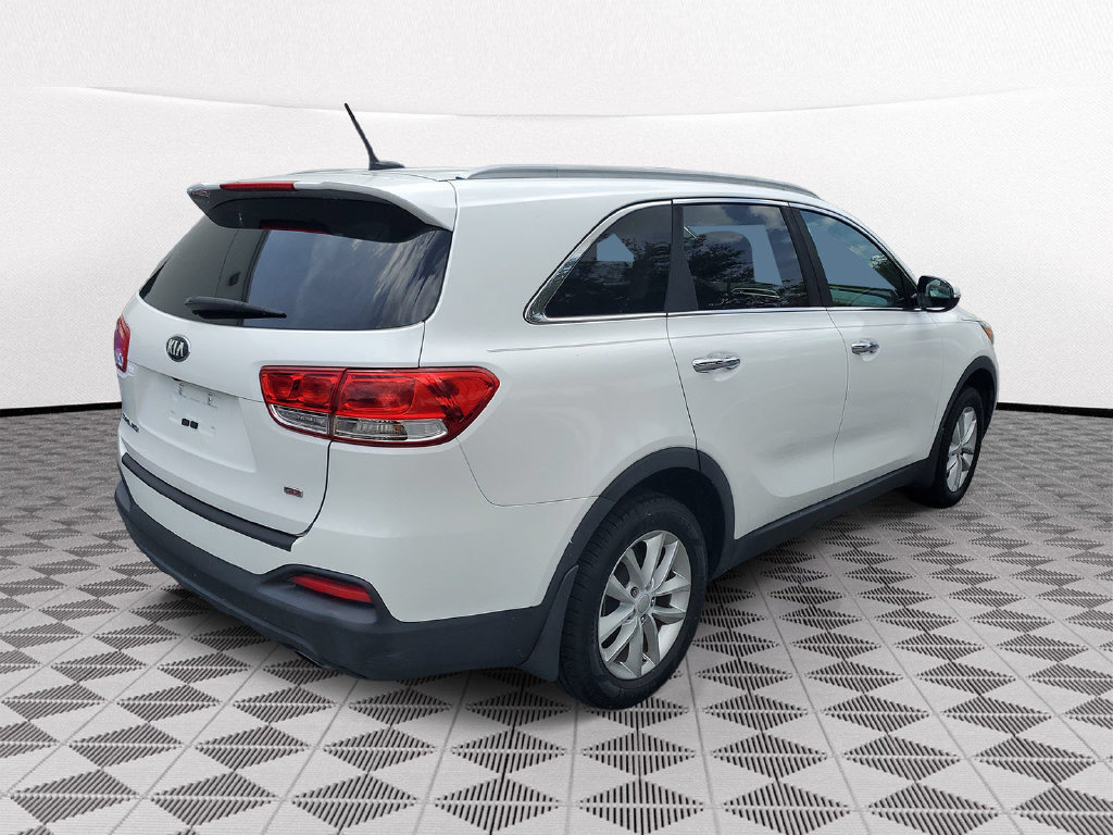 Used 2017 Kia Sorento FWD image 5