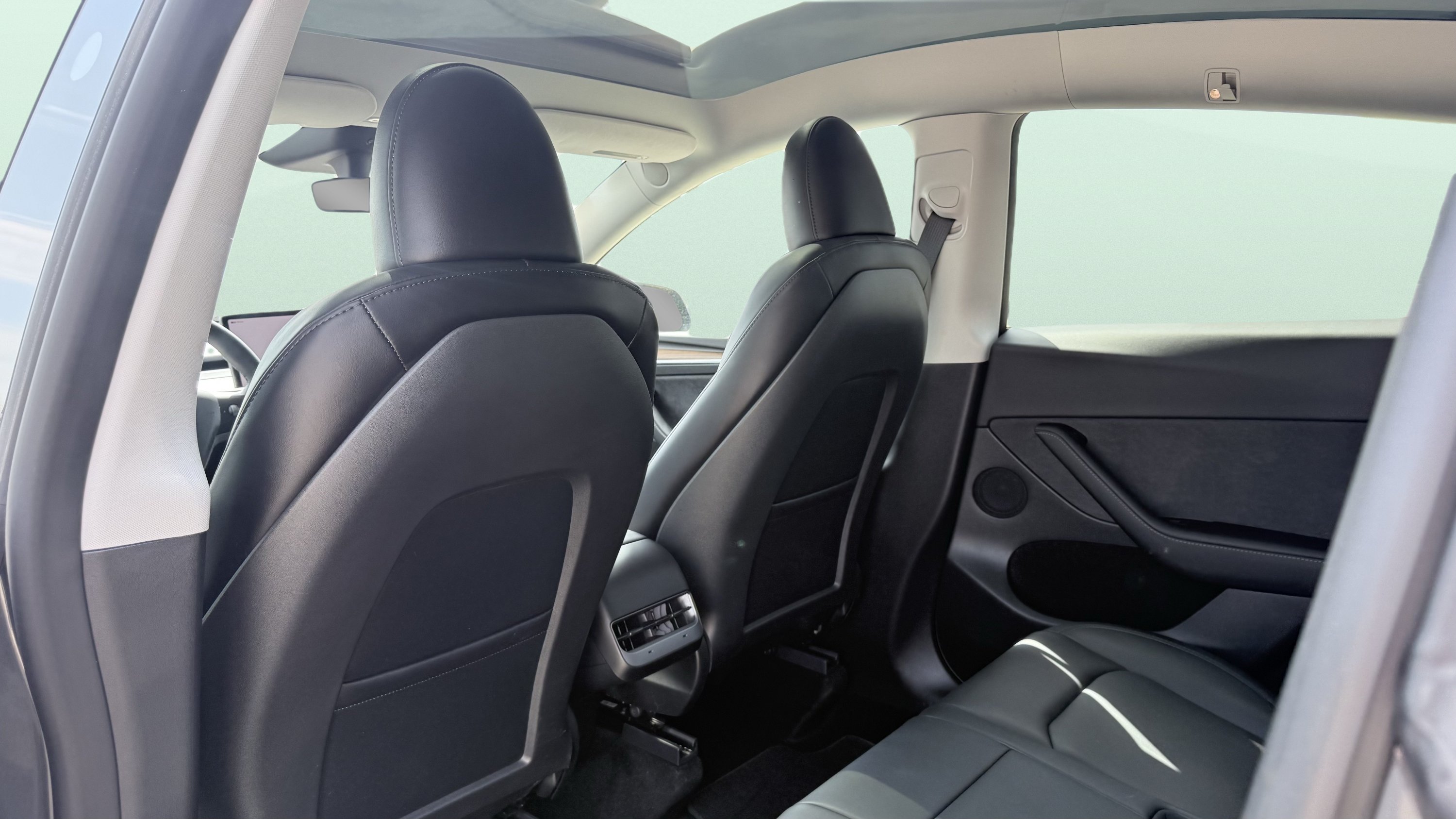 Used 2024 Tesla Model Y Long Range RWD image 33