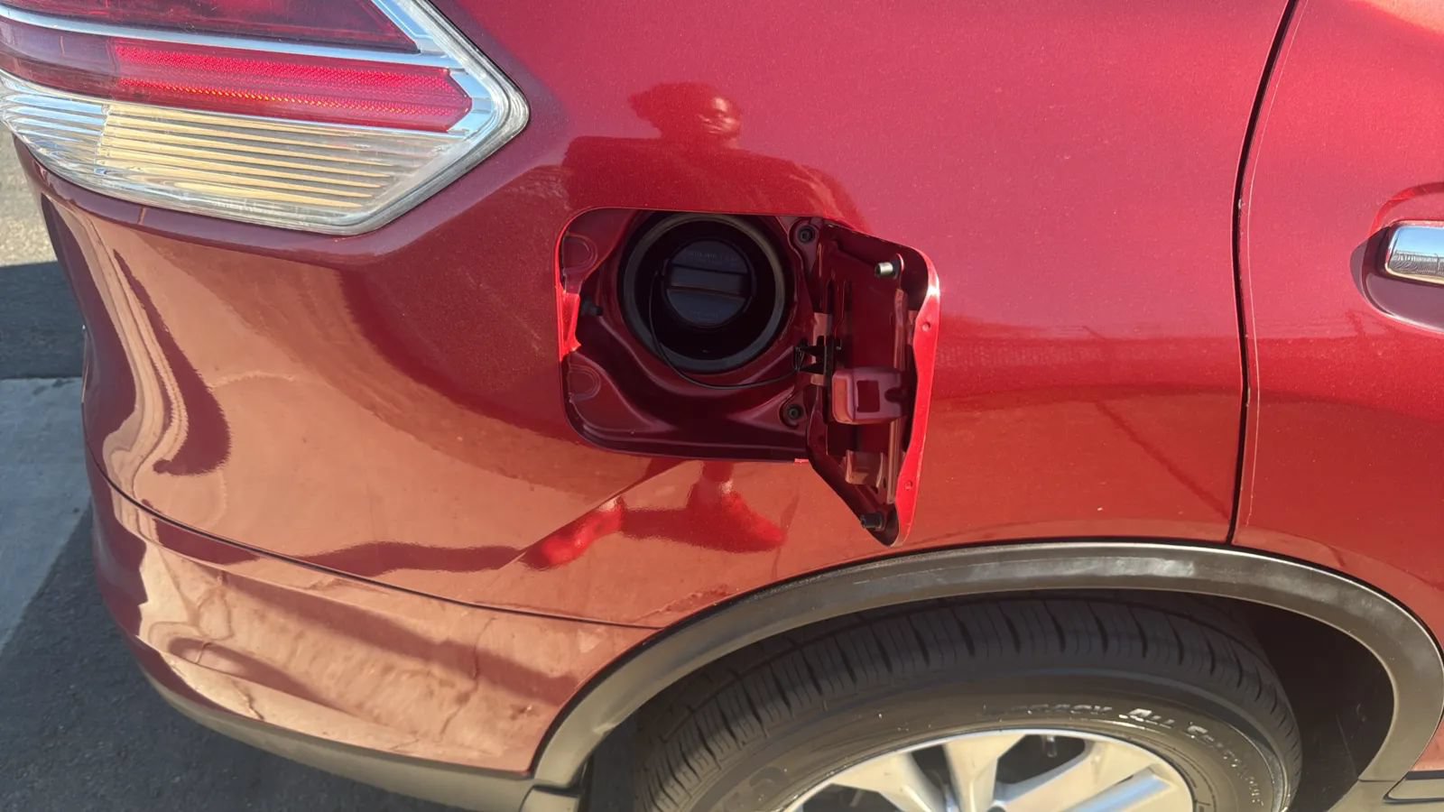 Used 2016 Nissan Rogue SV FWD image 45