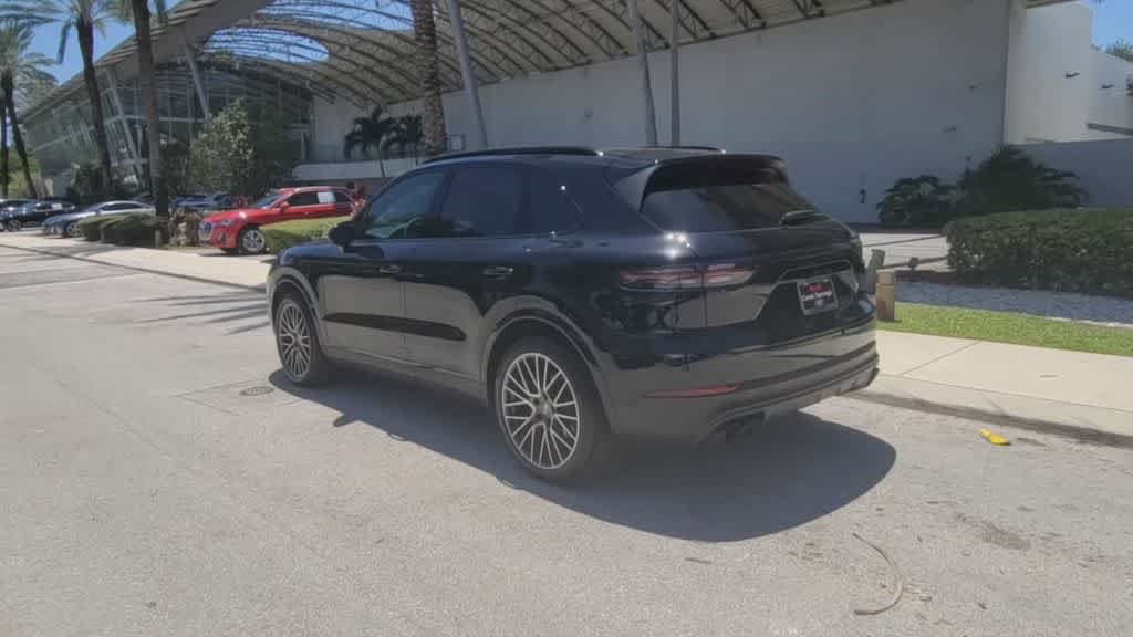 Used 2023 Porsche Cayenne AWD/4WD image 6