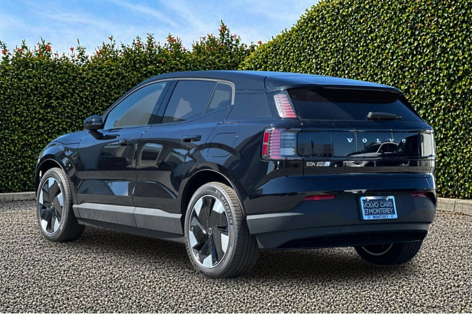 New 2025 Volvo EX30 Plus w/ Protection Package Premier AWD/4WD image 4