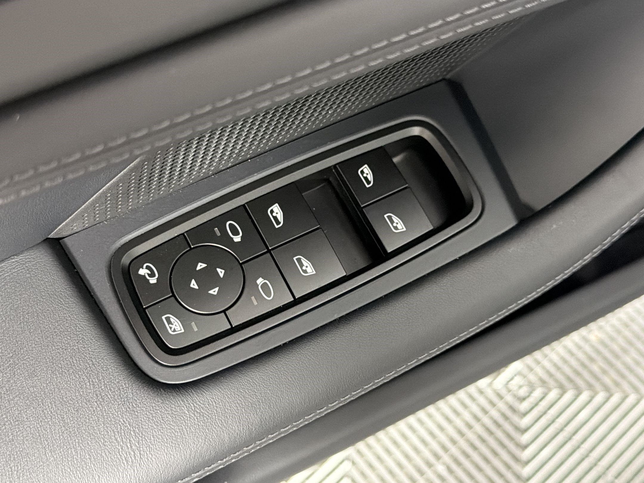 New 2026 Porsche Taycan AWD/4WD image 12