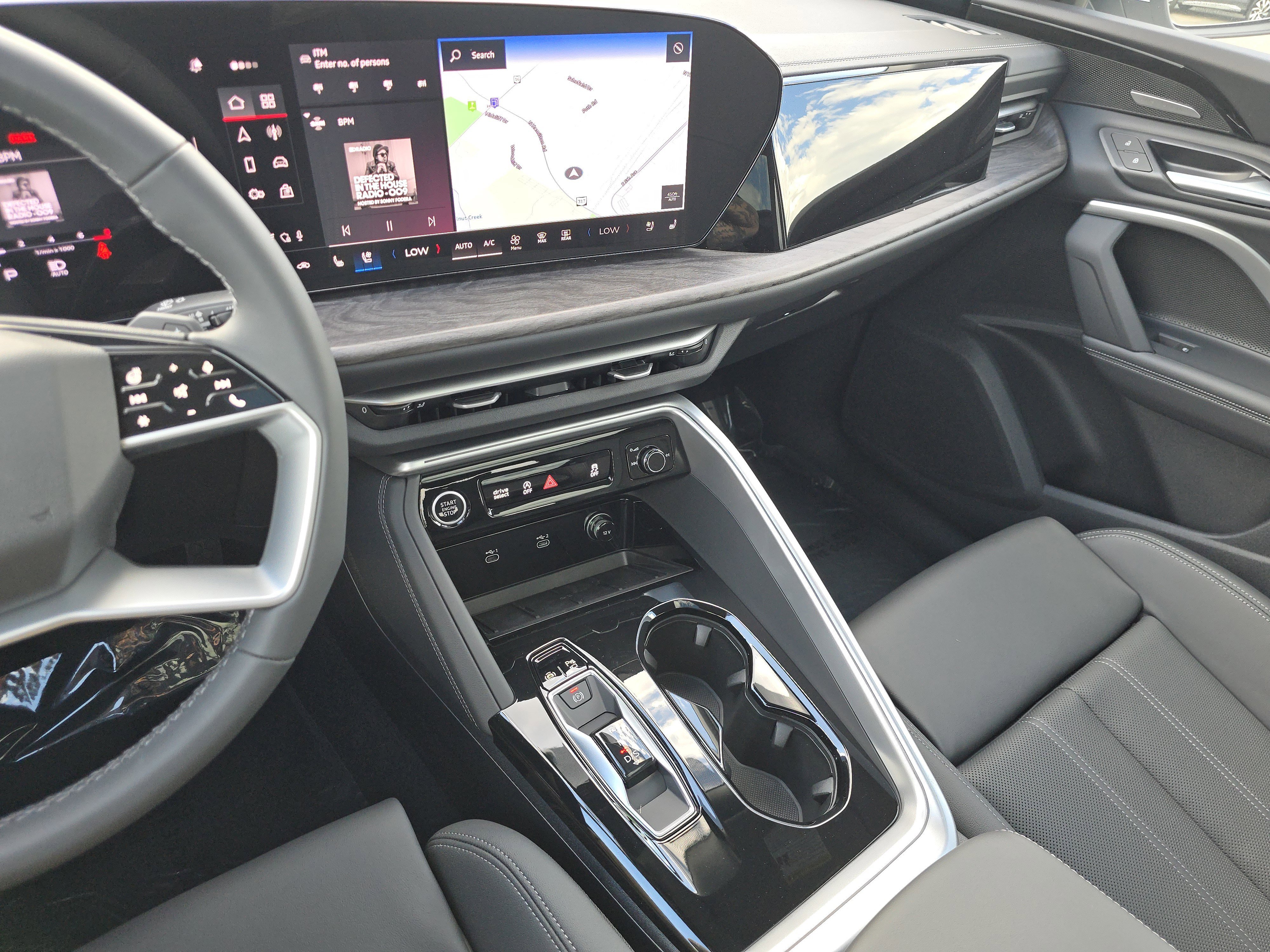 New 2025 Audi Q5 Premium Plus image 24