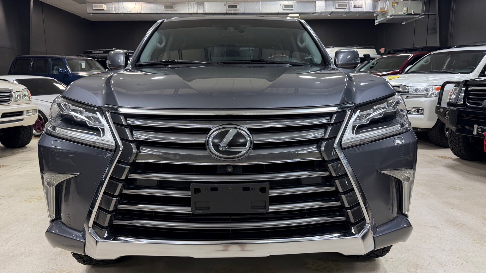 Used 2016 Lexus LX 570 4WD image 4