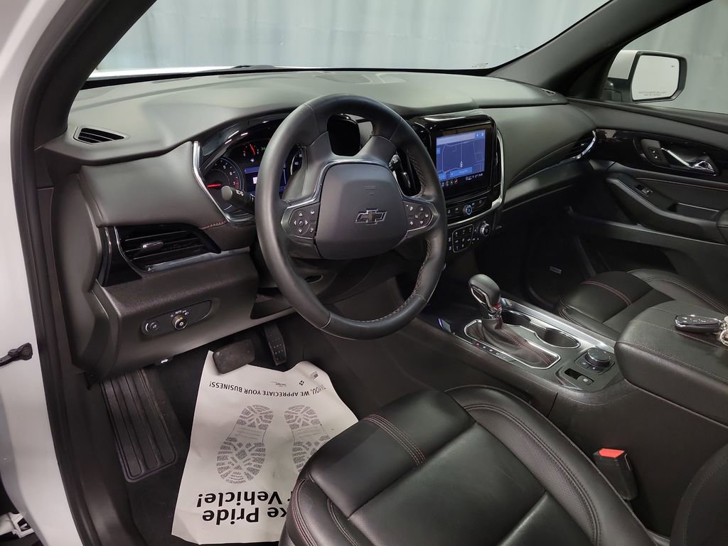 Used 2023 Chevrolet Traverse RS image 13