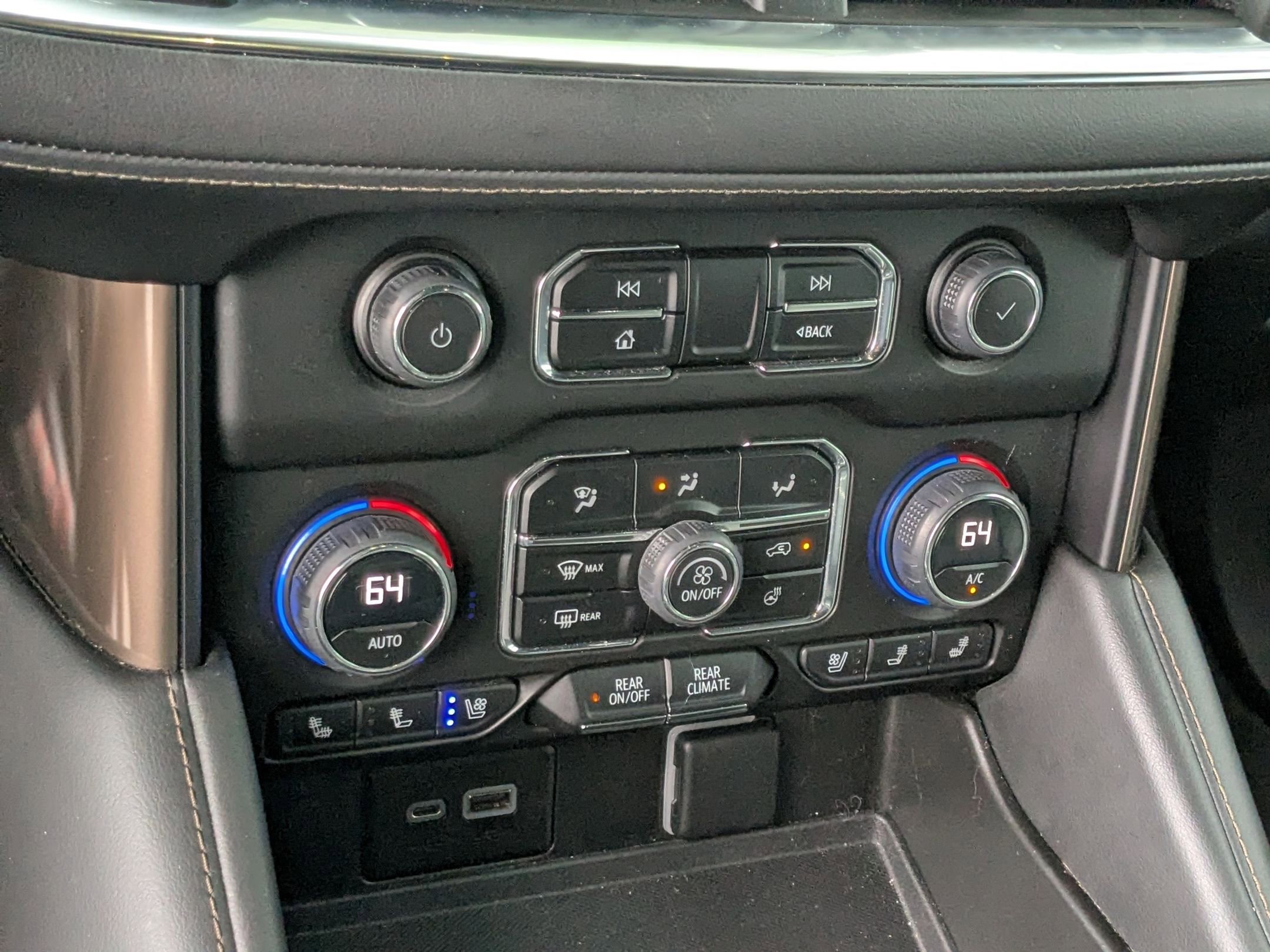 Used 2023 Chevrolet Suburban High Country w/ Advanced Technology Package image 19