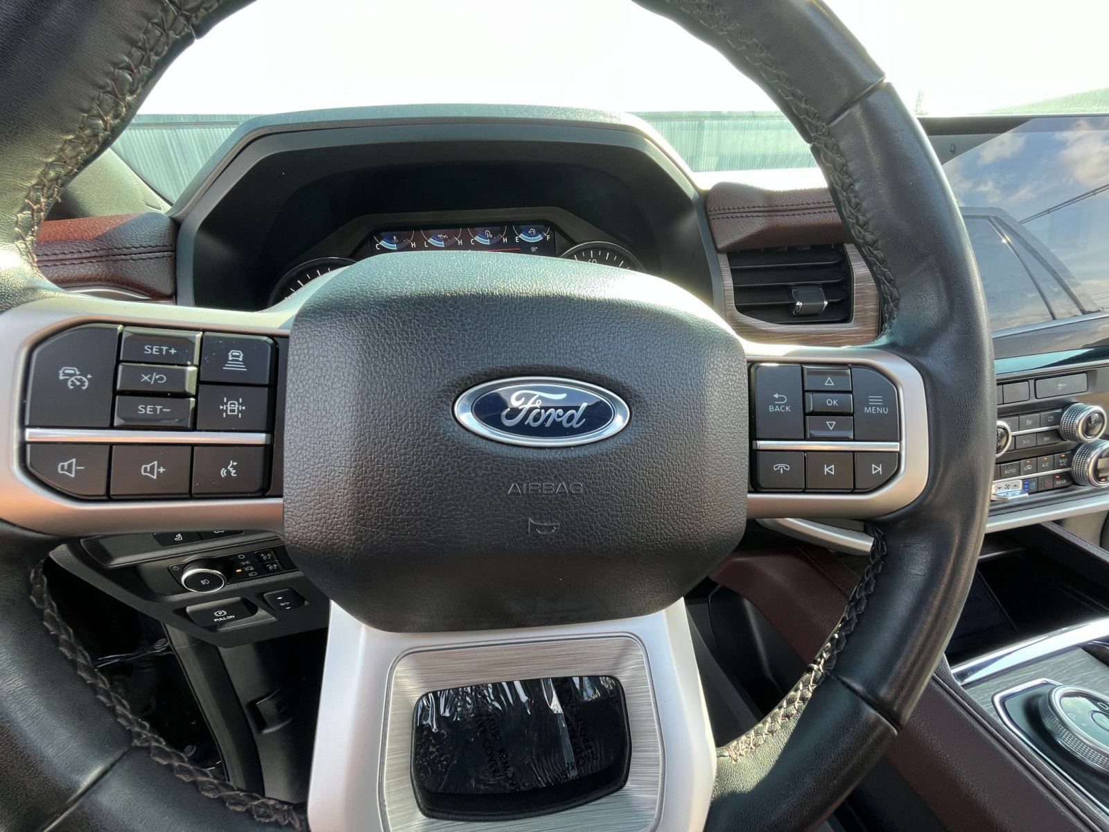 Used 2024 Ford Expedition Limited AWD/4WD image 29