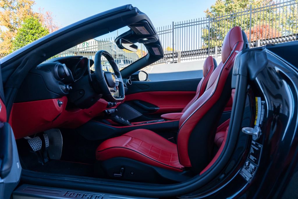 Certified 2022 Ferrari Portofino M image 32