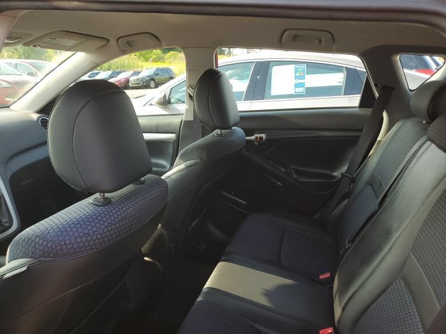 Used 2009 Pontiac Vibe GT FWD image 8