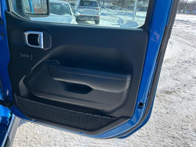 Used 2023 Jeep Wrangler Unlimited AWD/4WD image 29