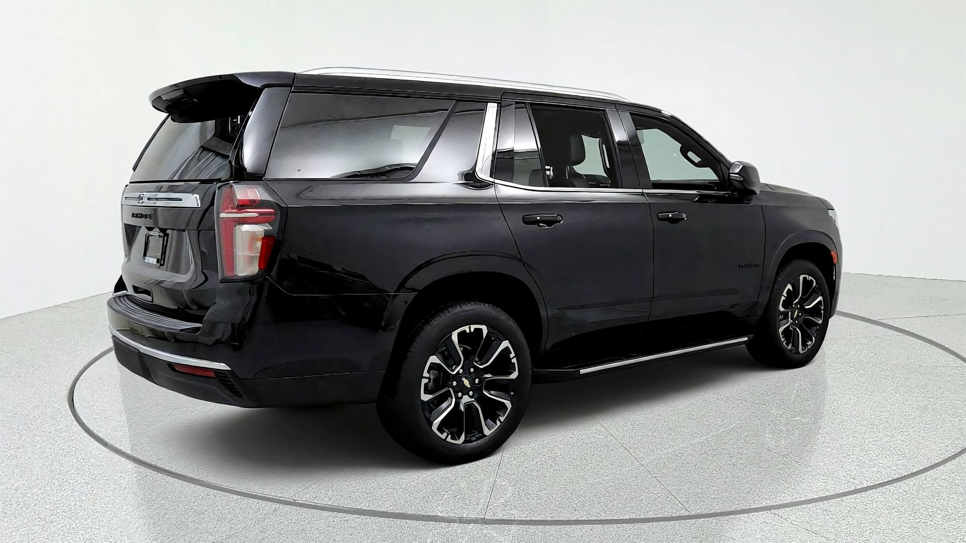 Certified 2023 Chevrolet Tahoe LT w/ LT Signature Plus Package AWD/4WD image 5