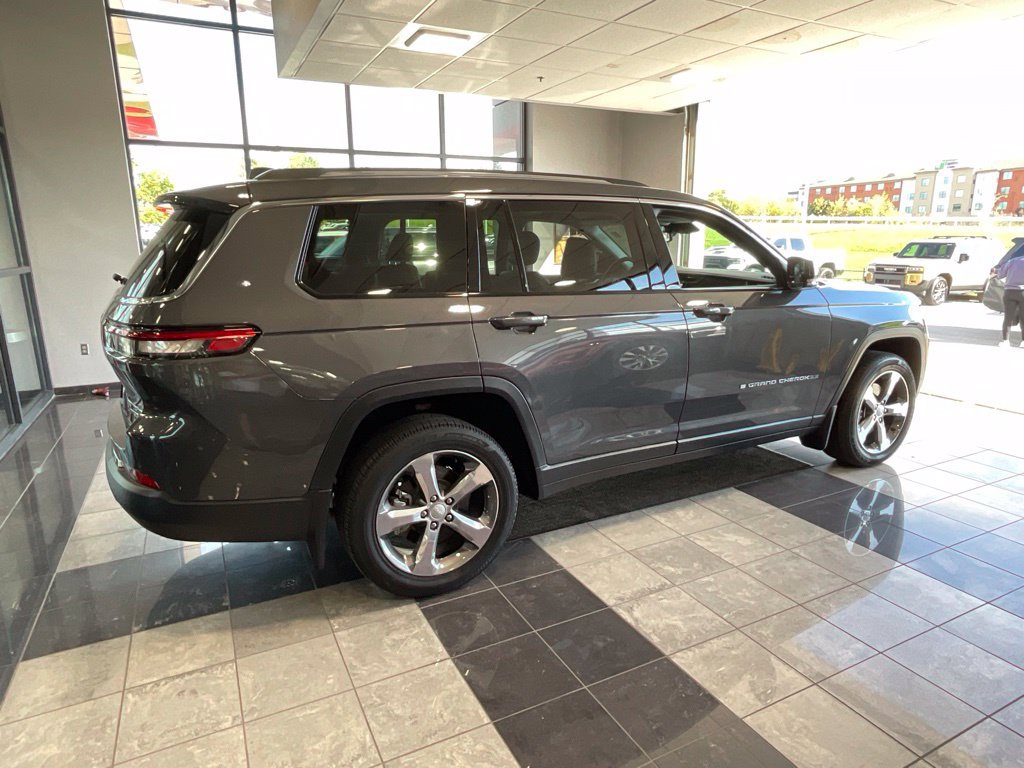 Used 2022 Jeep Grand Cherokee L Limited w/ Trailer Tow Group (B) AWD/4WD image 6