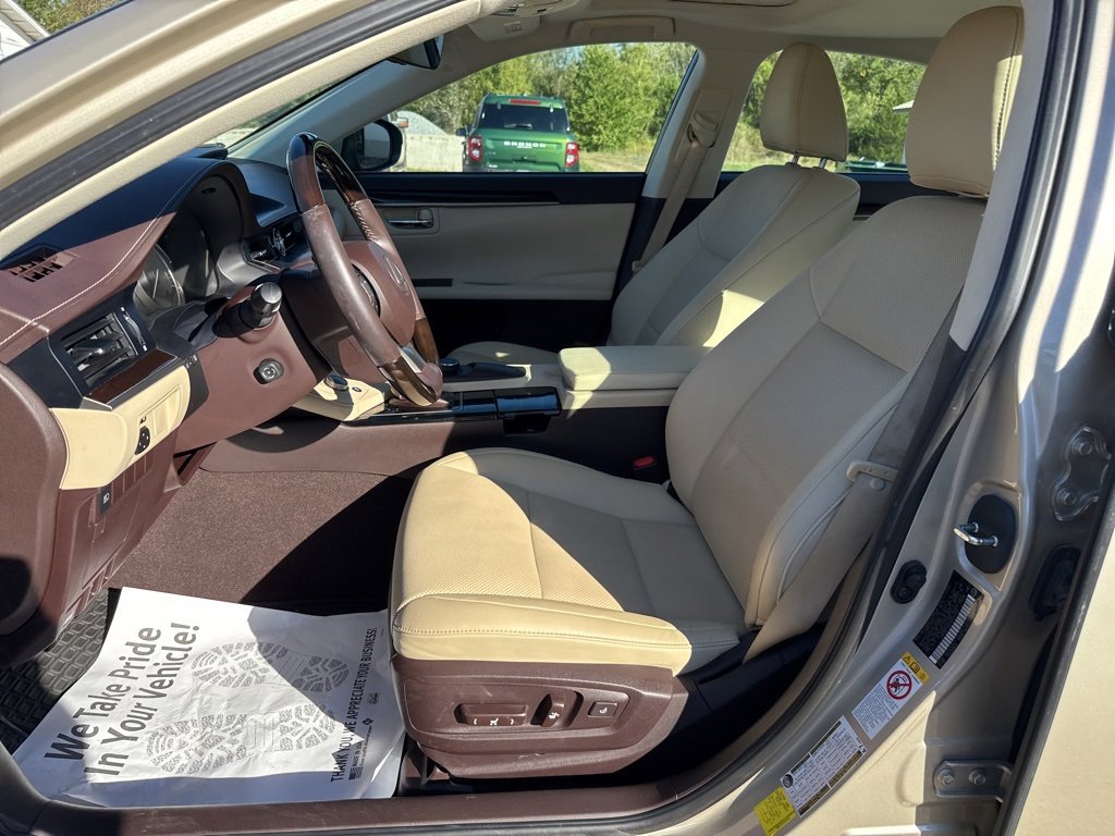 Used 2016 Lexus ES 350 w/ Premium Package w/Wood Trim image 8