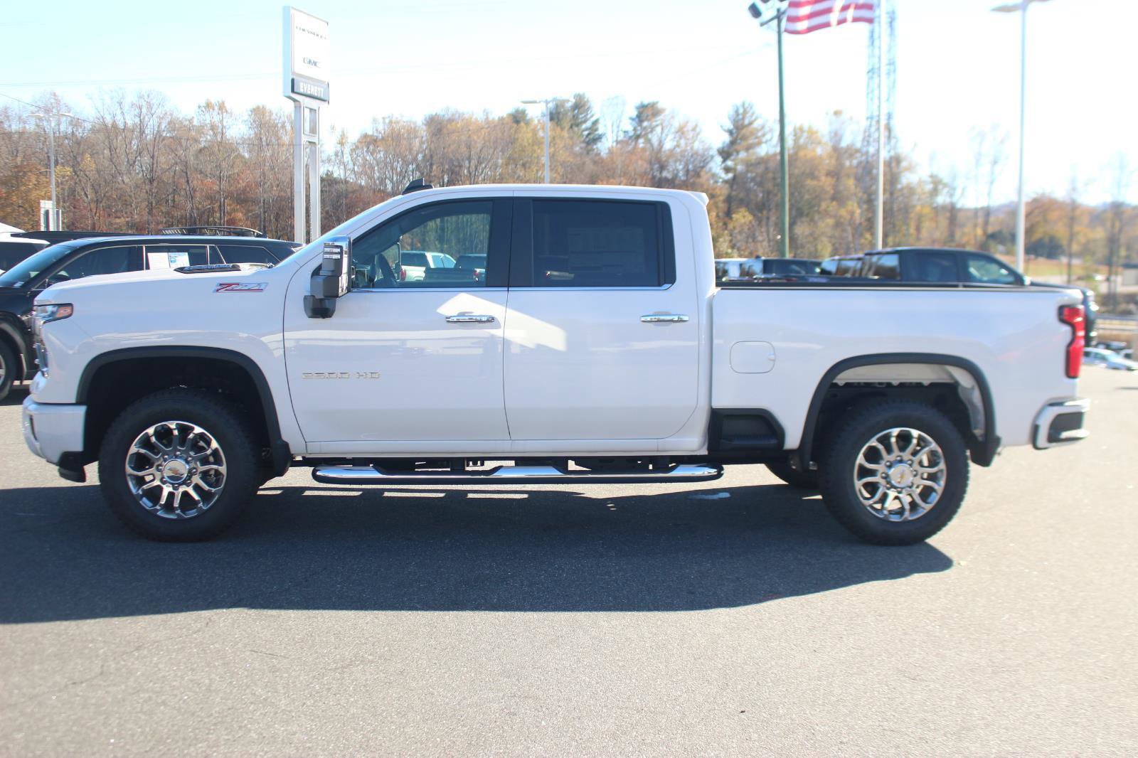 New 2025 Chevrolet Silverado 2500 LT w/ Z71 Chrome Sport Edition image 4