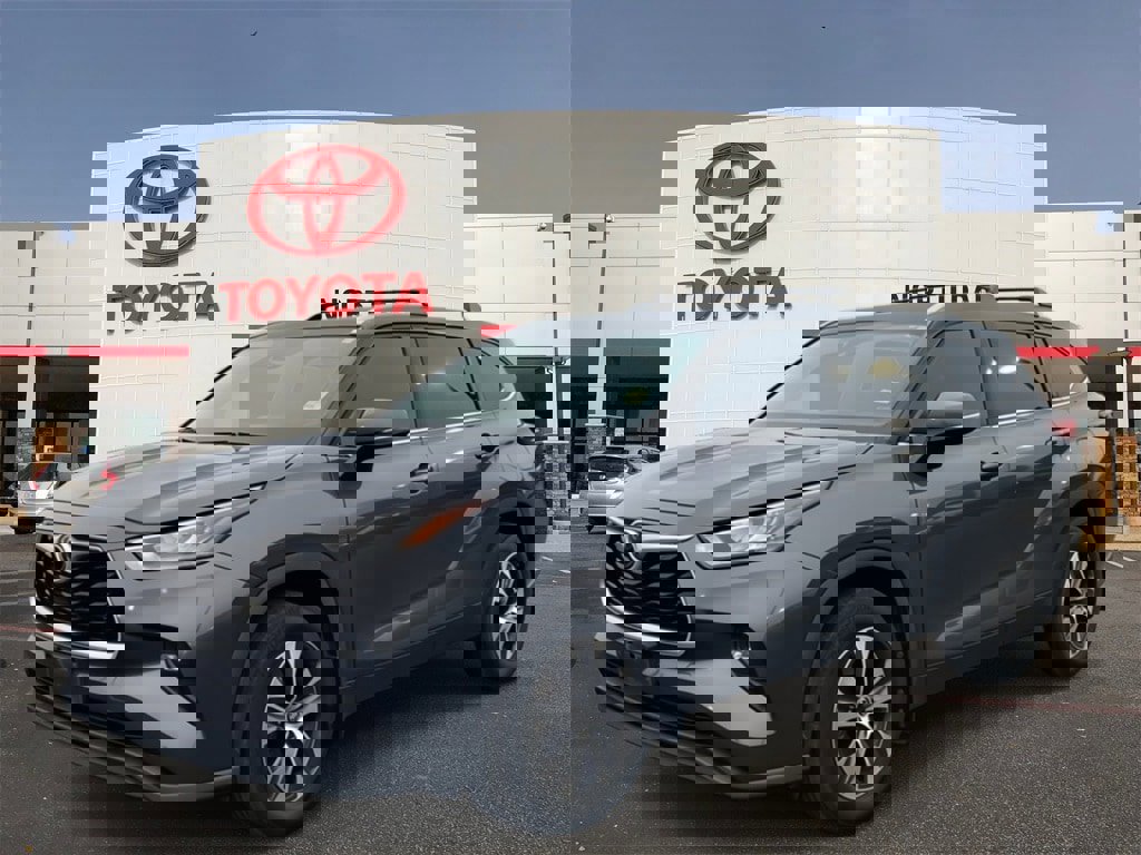 Used 2020 Toyota Highlander XLE
