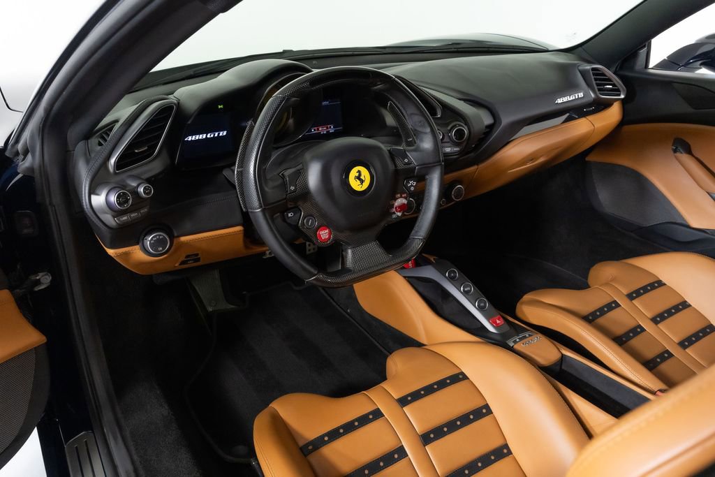 Used 2017 Ferrari 488 GTB RWD image 4