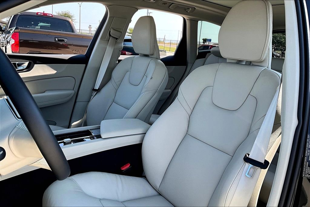 New 2026 Volvo XC60 B5 Plus w/ Protection Package Premier image 23