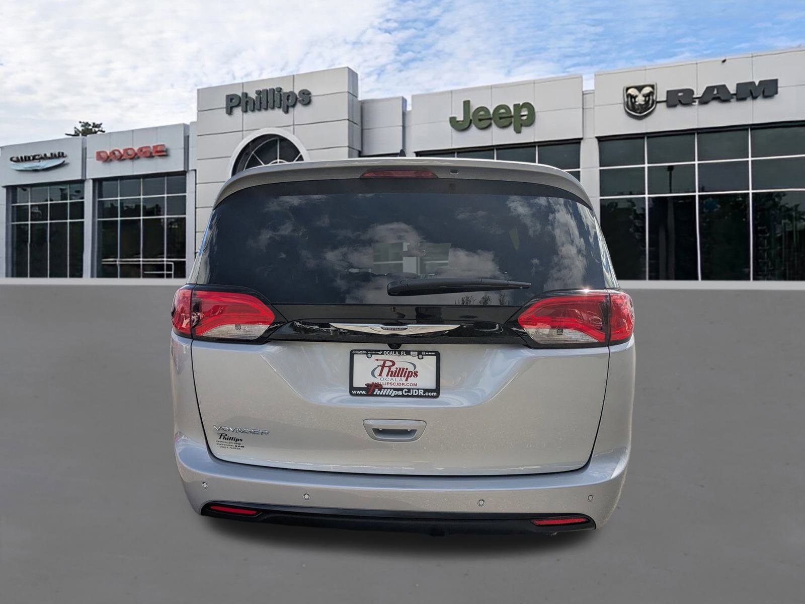 New 2026 Chrysler Voyager LX image 4