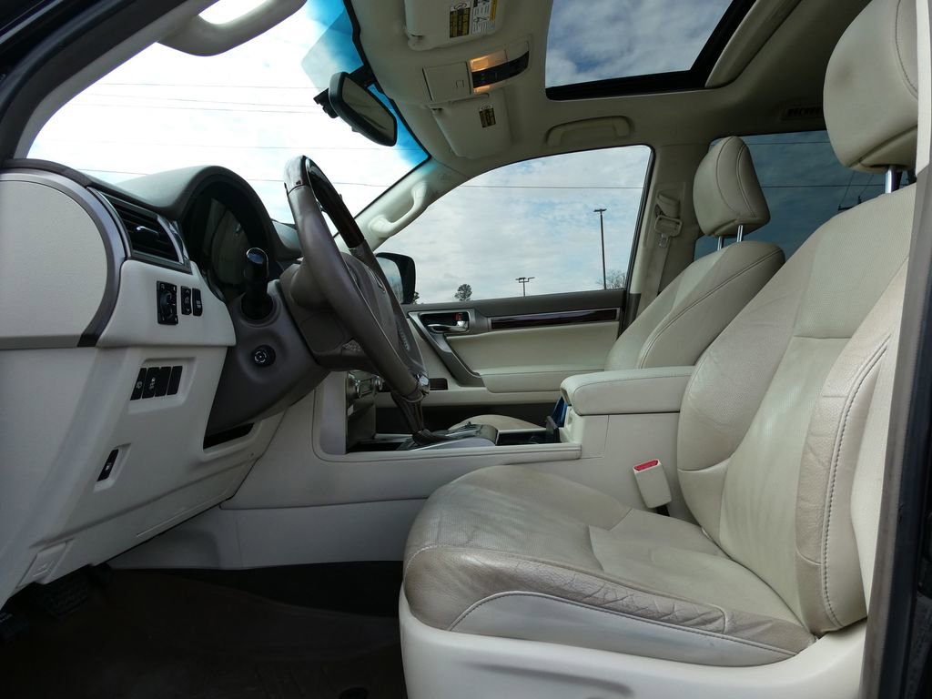 Used 2015 Lexus GX 460 w/ Premium Package image 23