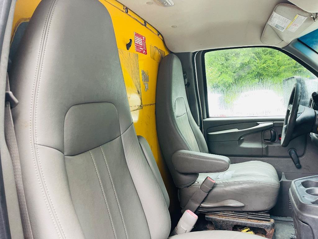 Used 2014 GMC Savana 3500 Extended RWD image 25