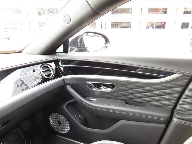 Used 2023 Bentley Flying Spur W12 image 13