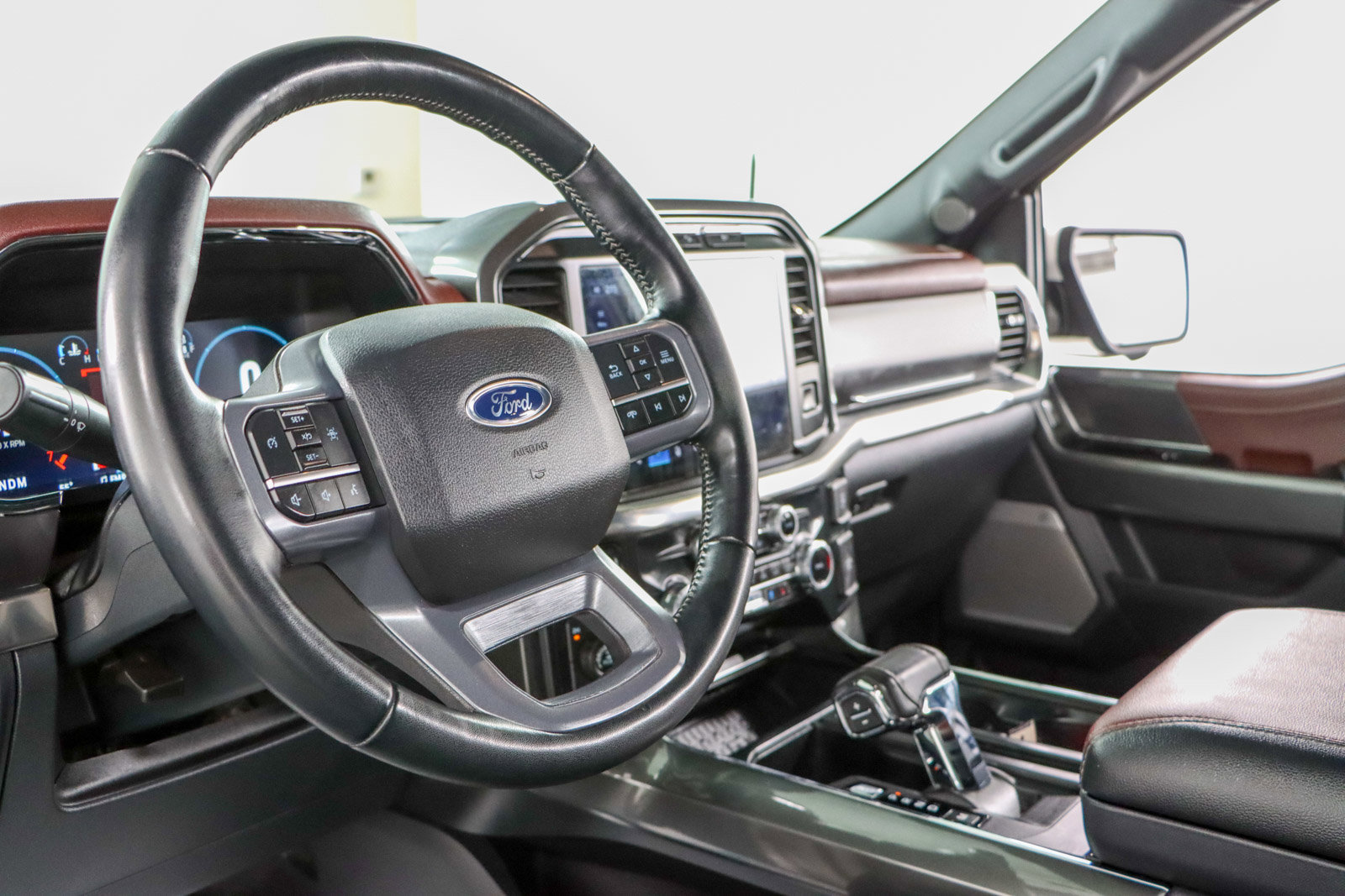 Used 2023 Ford F150 Lariat image 24