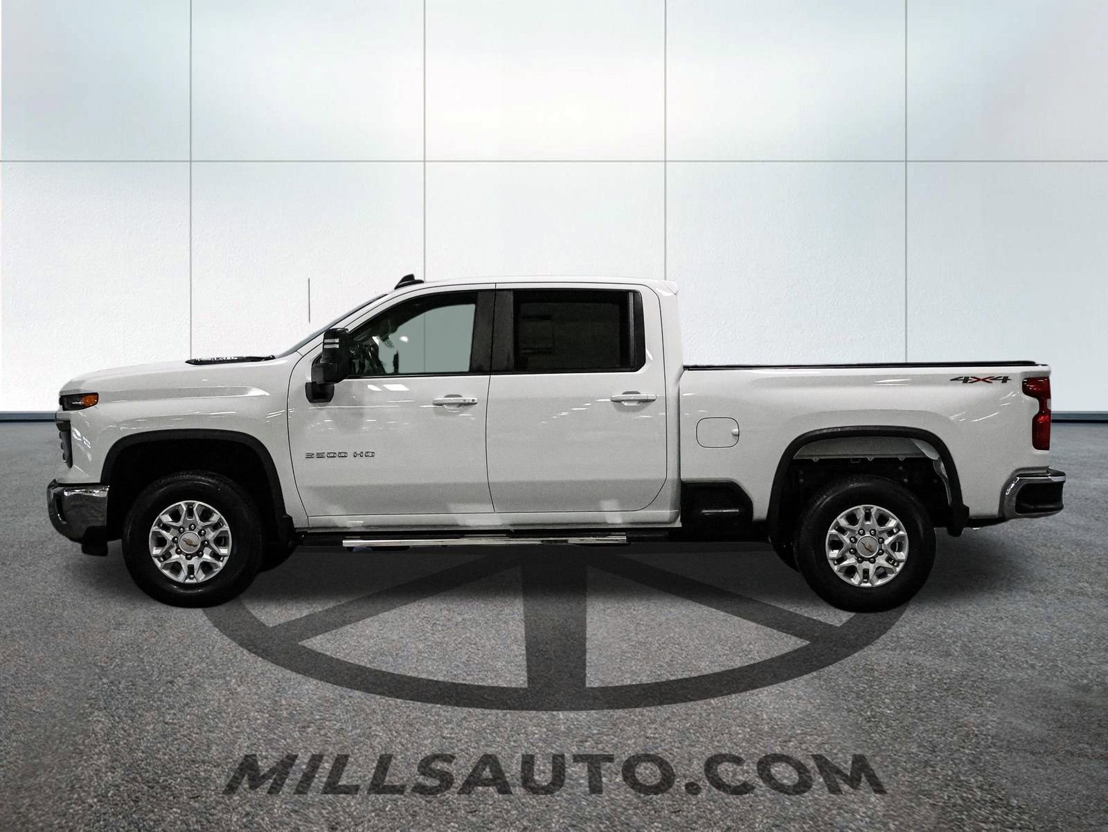 Used 2024 Chevrolet Silverado 3500 LT w/ Convenience Package image 3