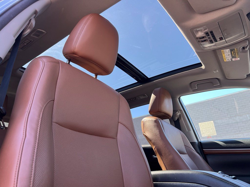 Certified 2018 Toyota Highlander Limited Platinum AWD/4WD image 25