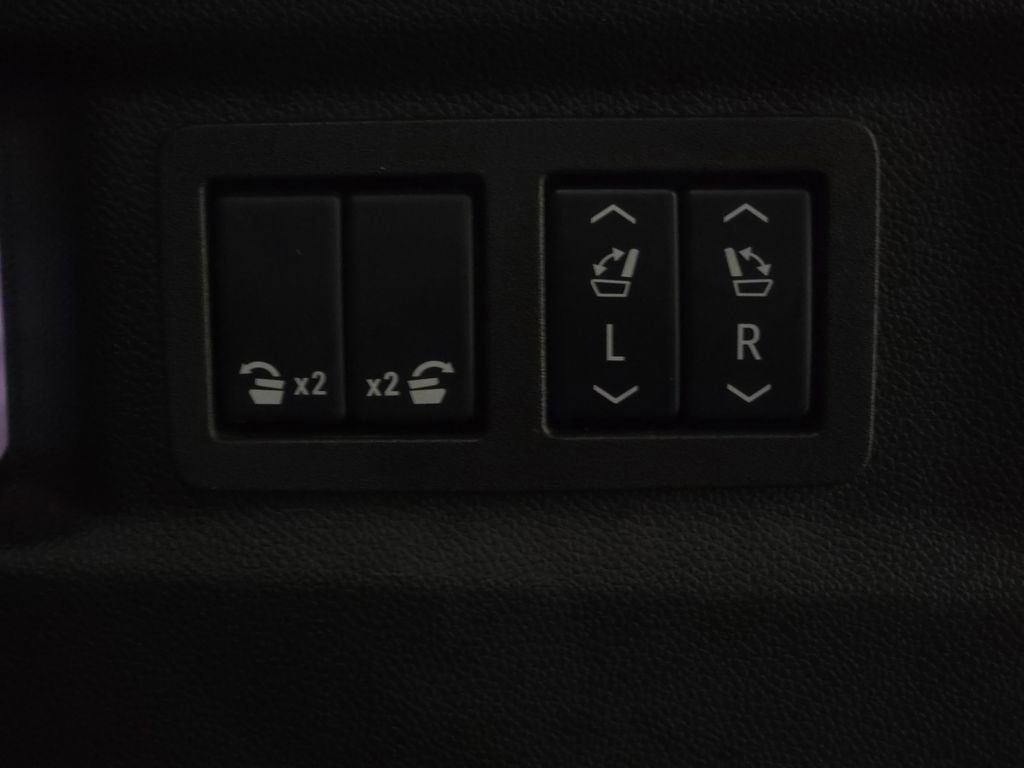 Used 2025 GMC Yukon Denali Ultimate w/ LPO, Floor Liner Package image 22