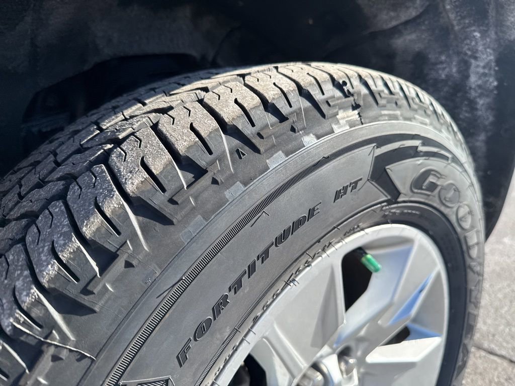 Certified 2017 GMC Canyon SLE w/ SLE Convenience Package image 10